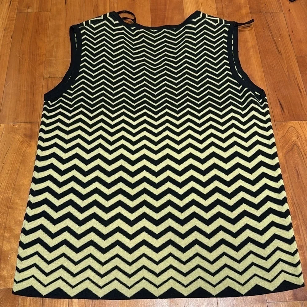 Nygard Collection sleeveless knit top geometric pattern chevron design set sz L